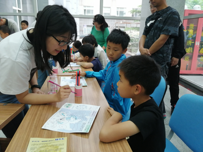 中科院大气所开放日在嘉年华中探索气象科技奥