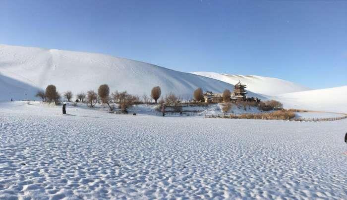 我国沙漠中的一颗明珠,久经风沙却一直存在,