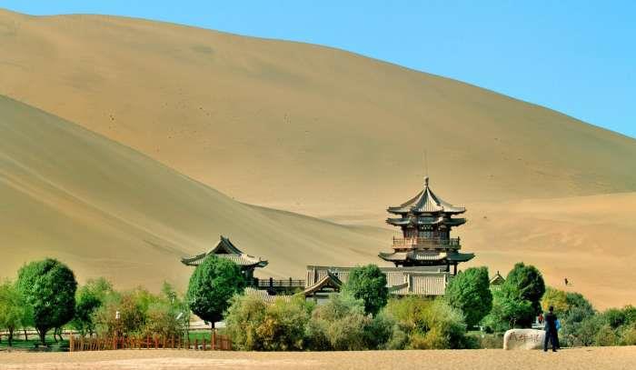 我国沙漠中的一颗明珠,久经风沙却一直存在,