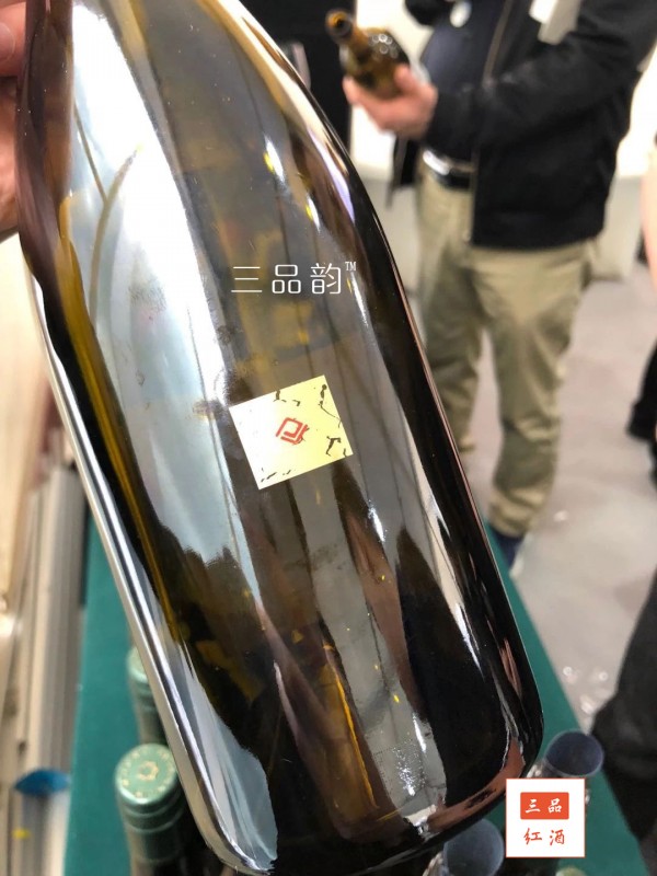 三品红酒可以买吗？三品红酒带你连载一次与葡萄酒大师的相遇