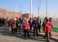 石家庄电子信息学校组织离退休教师参观新校区