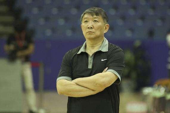 前中国男篮主帅打造的梦之队起航 安徽文一狂砍