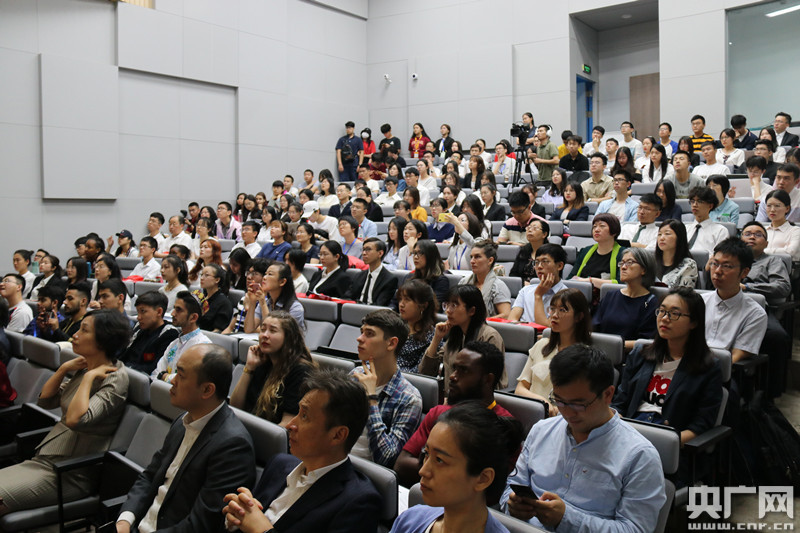 第五届大学生国际学术研讨会在沪召开 聚焦新时期高校外语教学复合人才培养