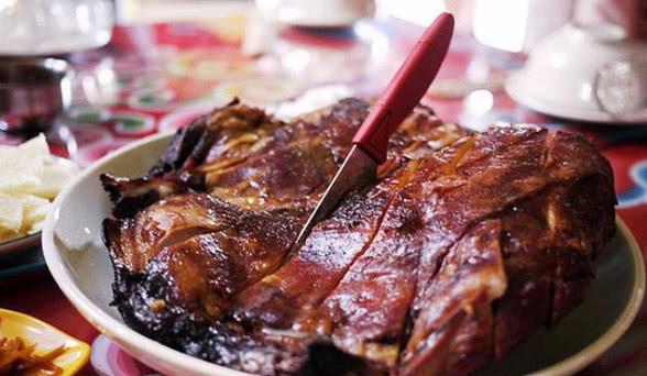 去内蒙古旅游，看到当地的美食后，网友：这才