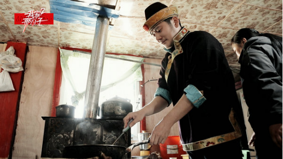 钱枫再赴西藏寻味美食 被赞“接地气品鉴家”