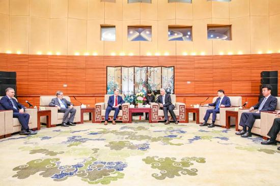科技部部长王志刚会见第十七届中国国际人才交流大会部分外方嘉宾
