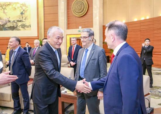科技部部长王志刚会见第十七届中国国际人才交流大会部分外方嘉宾