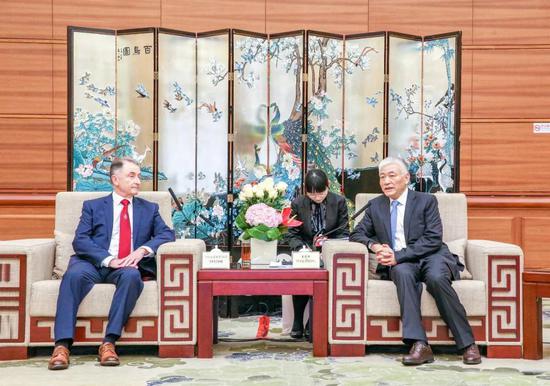 科技部部长王志刚会见第十七届中国国际人才交流大会部分外方嘉宾