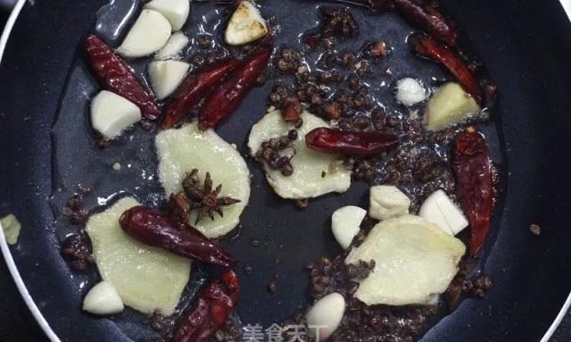 越吃越上瘾的小龙虾做法!出锅就抢!那叫一个