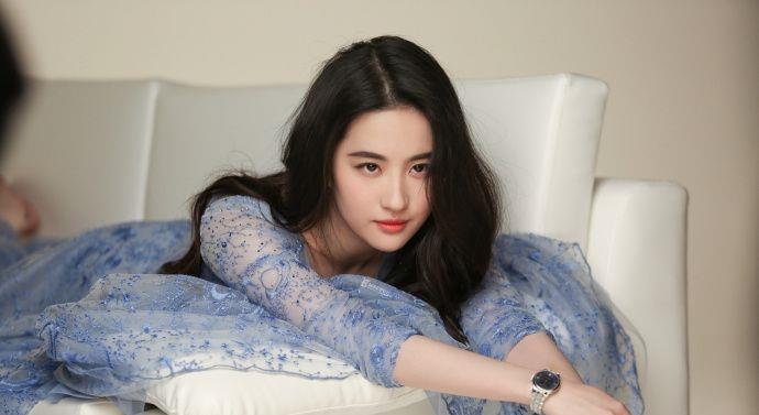 32岁刘亦菲为啥到现在依然单身?不是没人追,看