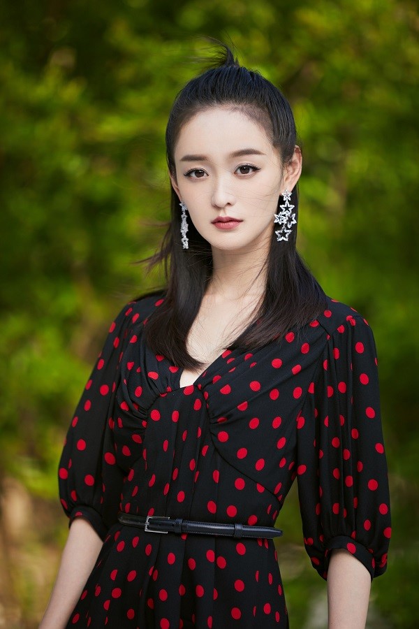 何泓姗《凤弈》发布会献唱 新剧开播甜力上线