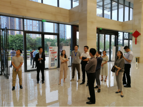 上海漕河泾高科技企业考察团到新区考察交流