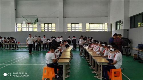 闵行区科技馆流动科技馆巡展上宝中学站：科技引领学生成长