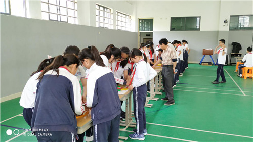 闵行区科技馆流动科技馆巡展上宝中学站：科技引领学生成长