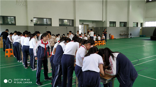 闵行区科技馆流动科技馆巡展上宝中学站：科技引领学生成长