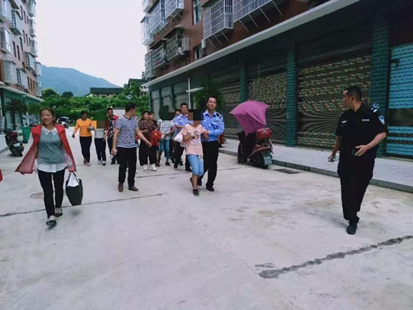 暖闻｜湖南安化3名小学生走失，警方17小时动员