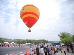 “国内科技体育第一馆”升级开放 韩寒赛车亮相