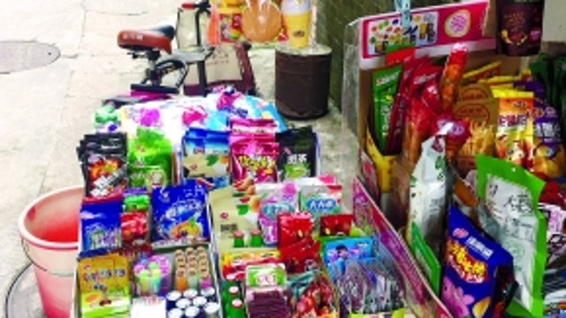 校园周边零食店让家长不放心