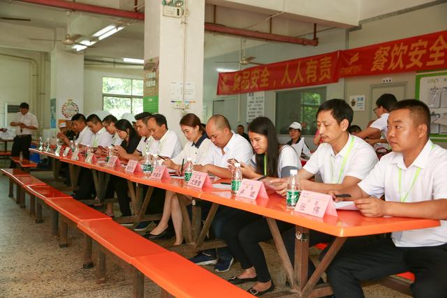 中膳中山公司厨师烹饪大赛，让你见识团餐大厨