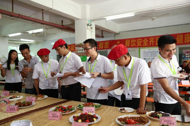 中膳中山公司厨师烹饪大赛，让你见识团餐大厨