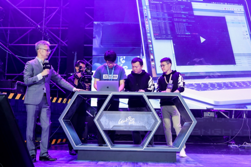 GeekPwn2018:长亭科技成功挑战世界级难度“虚拟机逃逸”