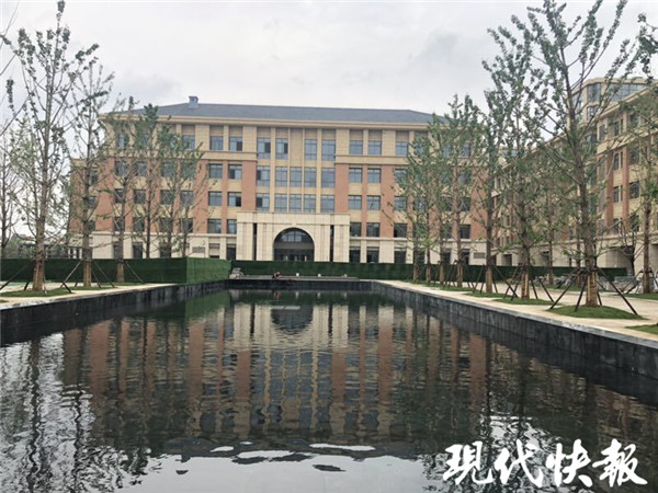 江苏首家科技高中开放校园，“数学帝”葛军校