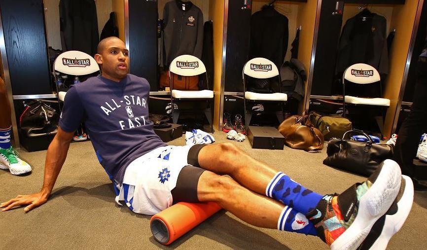 NBA球员中场休息趣事:姚明急于补充能量,詹姆