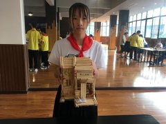 玛瑙学校举行六一庆祝活动 科技大放光彩