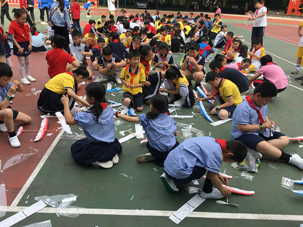 玛瑙学校举行六一庆祝活动 科技大放光彩