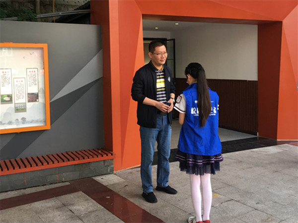 玛瑙学校举行六一庆祝活动 科技大放光彩