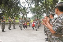 深山中的红军传人与红军小学