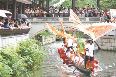 龙船鼓响 飞舸击浪