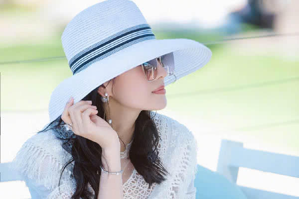 章子怡婚后趣事多，一不小心喝烟灰，汪峰用7个