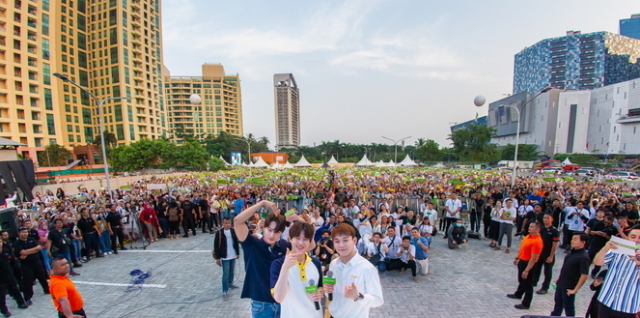 EXO金家兄弟机场趣事,保安制止爱丽打架,金钟