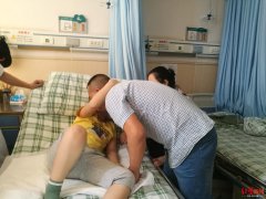 儿子出车祸昏迷 父母坚持讲故事1个月 奇迹出现