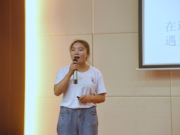 重庆电讯职业学院举办大学生创业双向交流展示