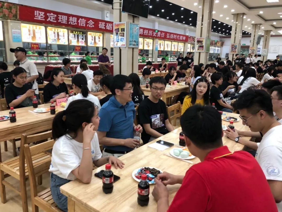 13913!华中科技大学"一生就一生"定制毕业餐...