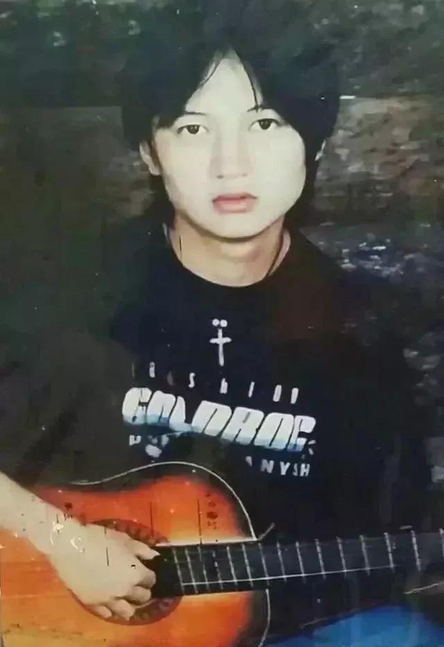 61岁母亲为寻子整容：找儿子 也是找自己