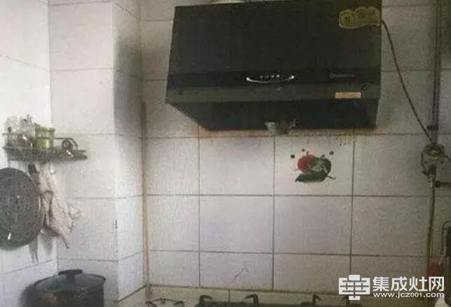 柏信集成灶：油烟绕梁的日子 您需要一台吸烟神器