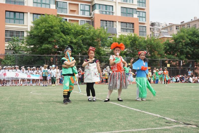 市南区举办“科技志愿者在行动”暨青岛香港路小学第二届科技节