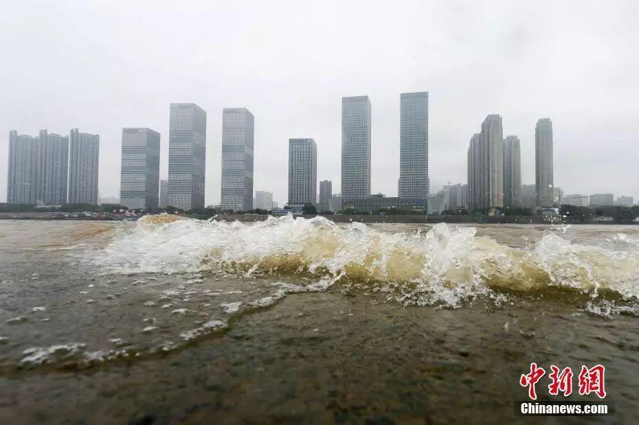 长沙龙虾馆排队7000桌！不吃小龙虾还过什么夏天