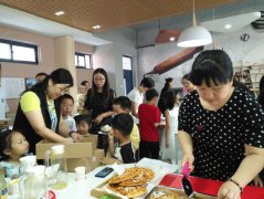 美味烘焙，创意陶艺，郑州18中乐享“六一亲子活