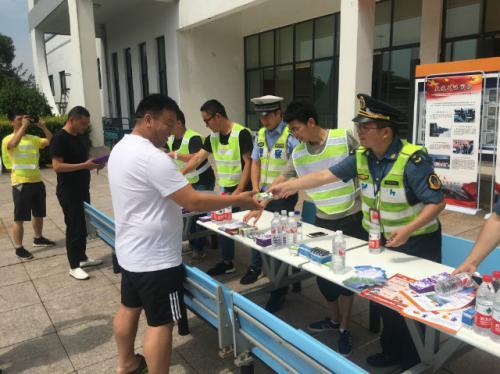 发挥安全生产“软实力”，打造安全畅通高速路 衢南管理处积极开展“安全咨询日”活动