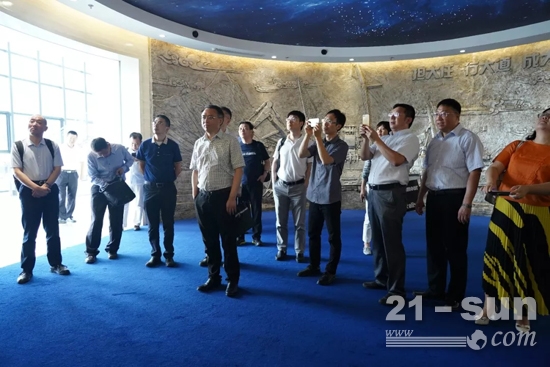 清华大学互联网产业研究院产业转型顾问委员会来访徐工