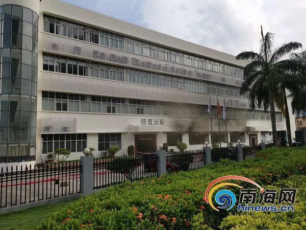 海口港澳开发区一生物科技公司发生爆燃，现场