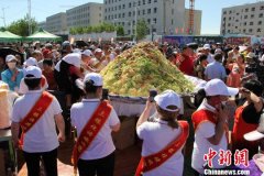 新疆吉木萨尔县美食节开幕 美味纷呈