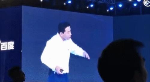 给李彦宏浇水，谁这么大胆？