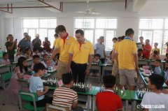 超霸战大师进校园 儋州小棋手与大师零距离互动