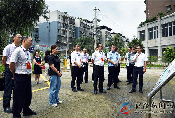 市政协副主席王晓贤一行视察“雪亮工程”建设工作