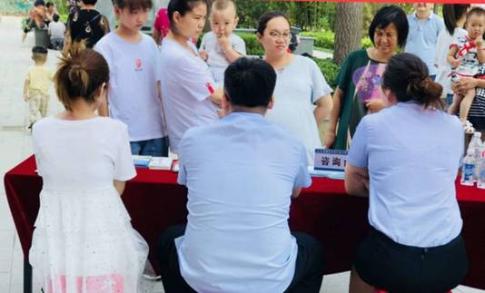 进社区 送政策 惠民生 ——高陵区不动产宣传服务队再出动